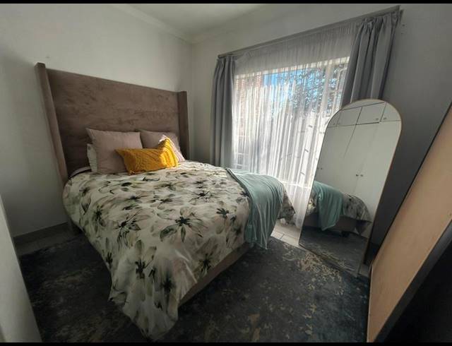 2 BEDROOM PROPERTY TO RENT IN ROOIHUISKRAAL